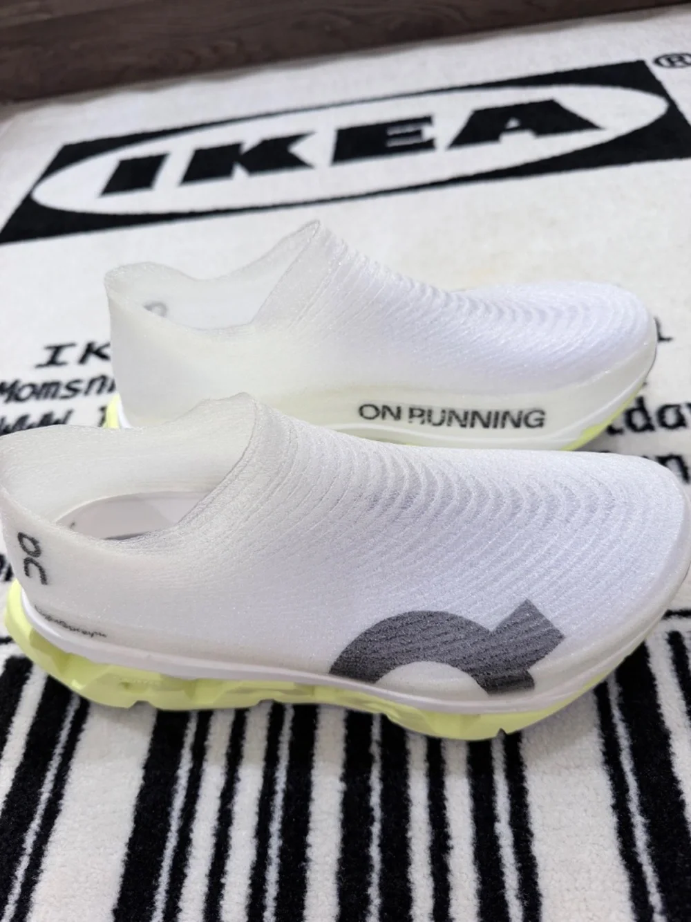 On Limited Edition Lightspray Cloudmonster 3 Hyper Running Shoes - 9.5us Men